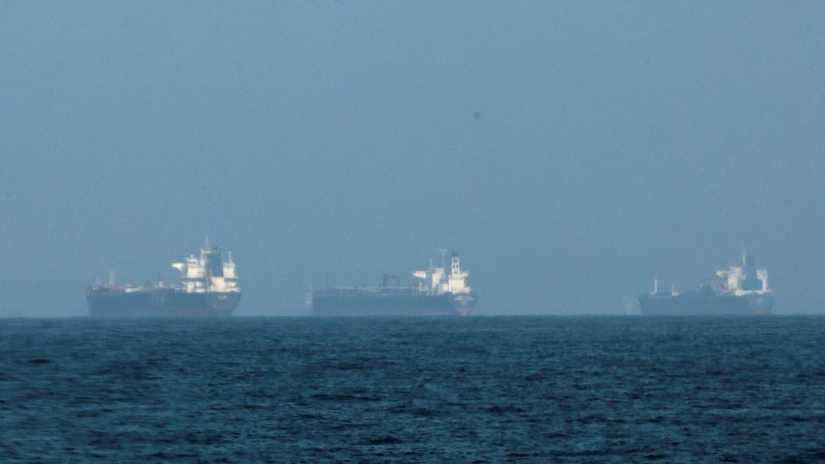 IMO discusses crisis in the Strait of Hormuz and Iran imposes its own maritime corridor.