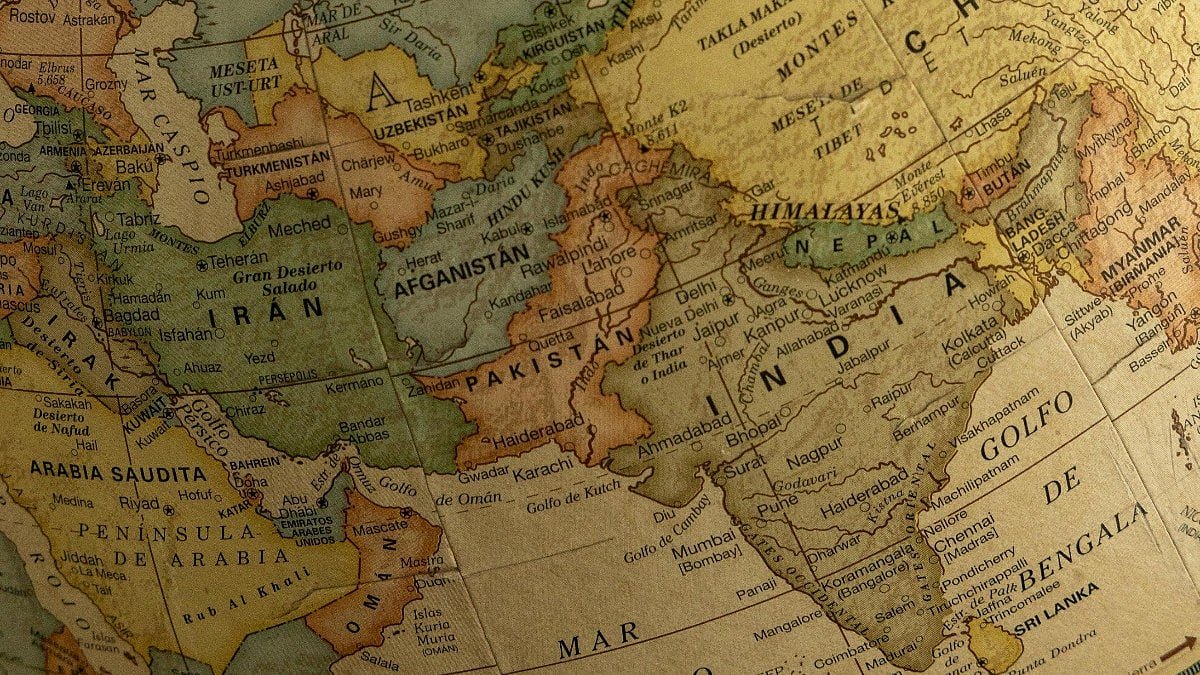 India loads LPG onto stranded empty ships amid gas crisis