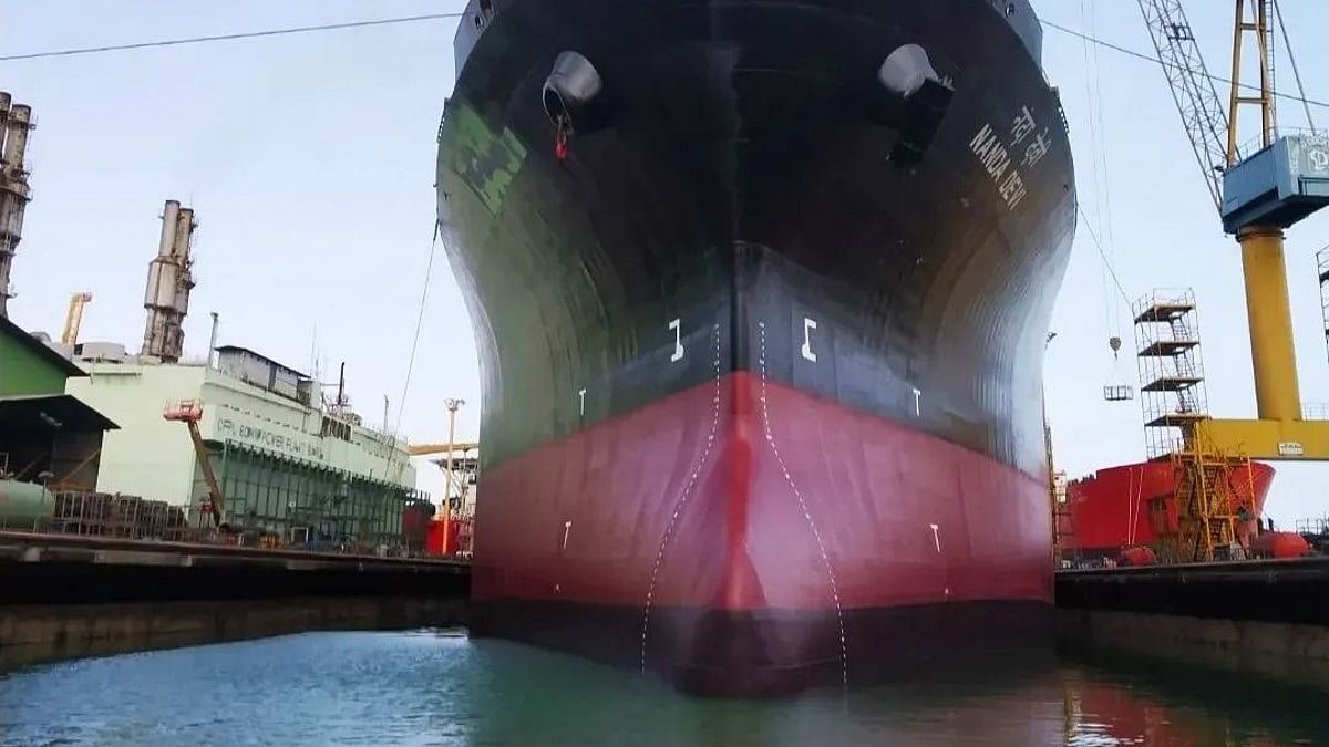 Iran lets two gas tankers sail to India through Hormuz