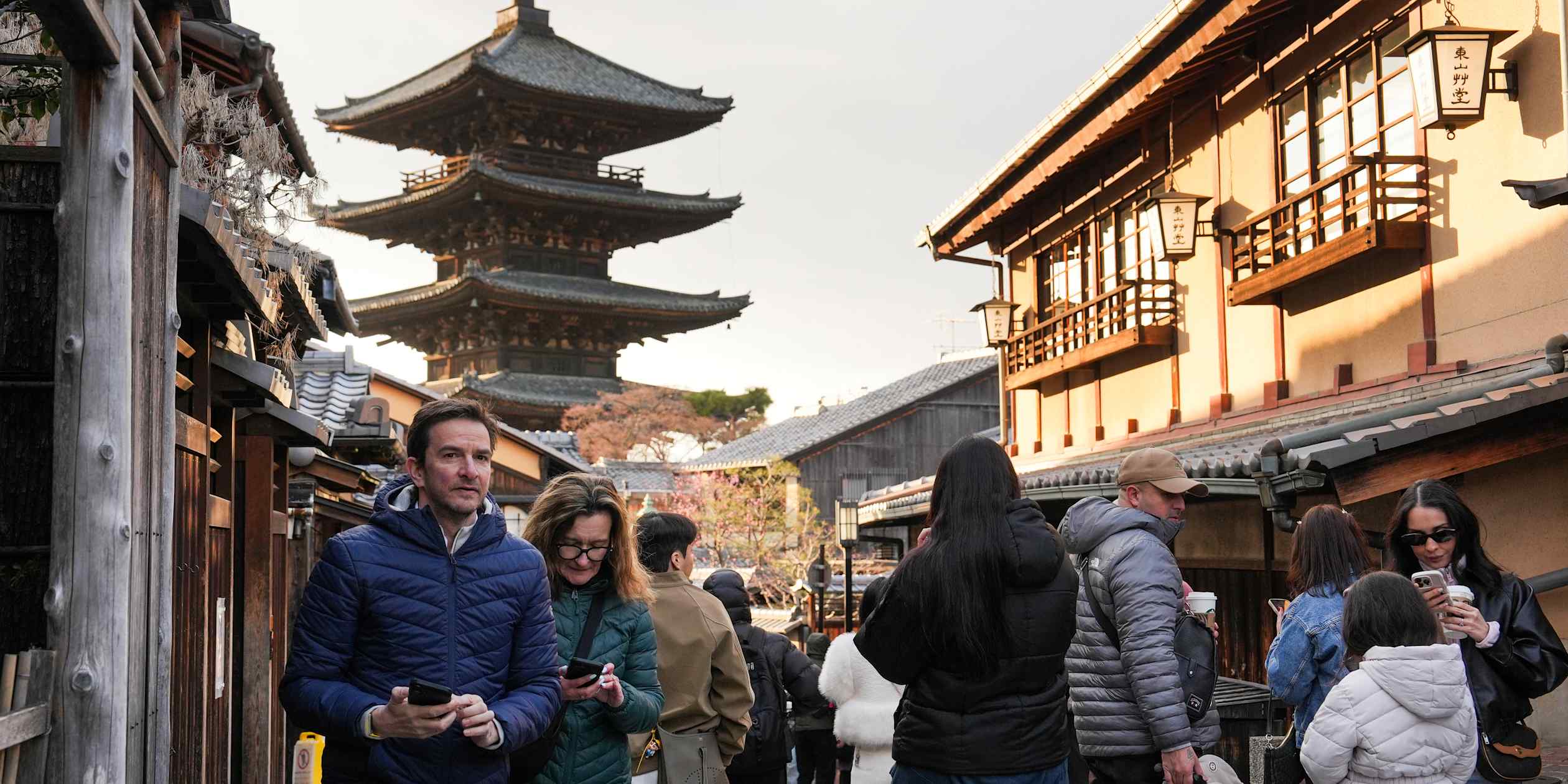 Japan draws record foreign visitors despite China's cold shoulder