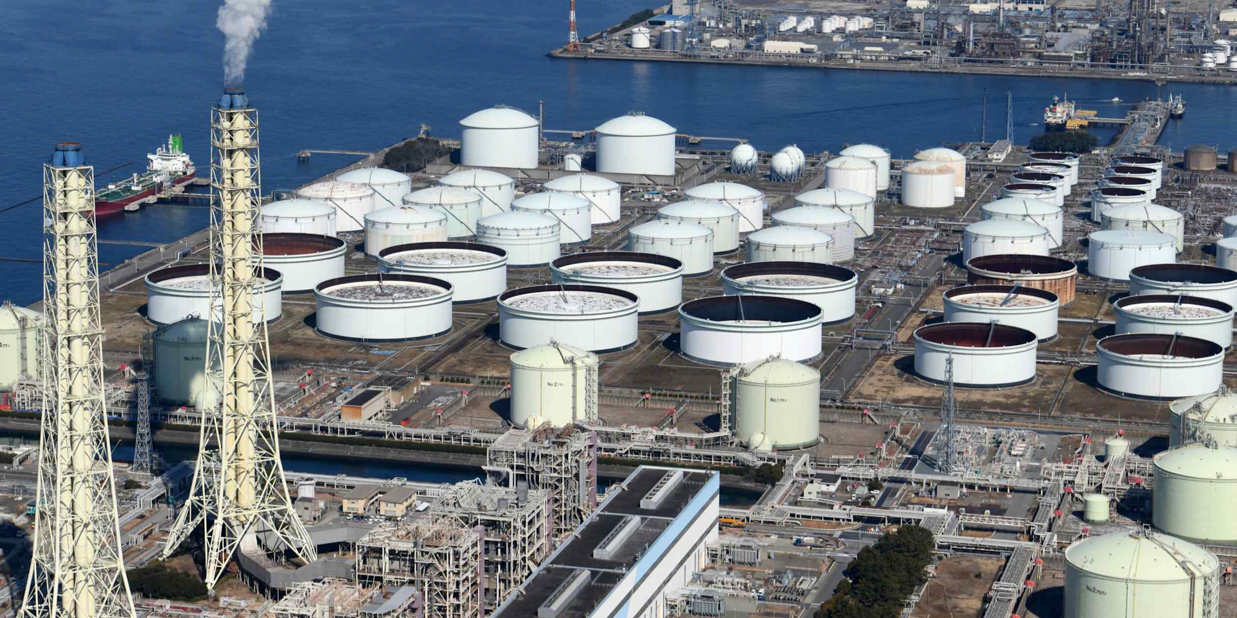 Japan ethylene makers scramble to avoid May production crunch amid Iran war