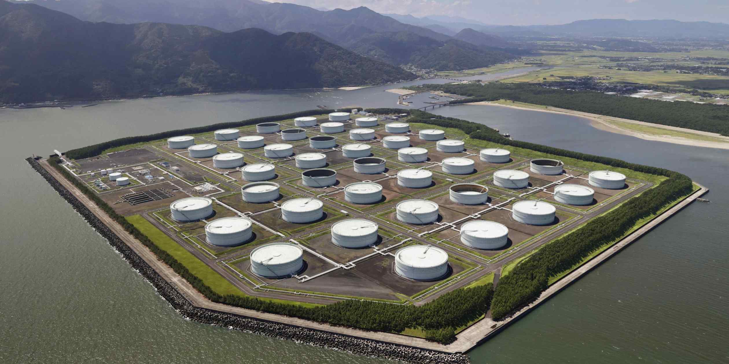 Japan to speed oil reserve release by skipping bidding for distributors