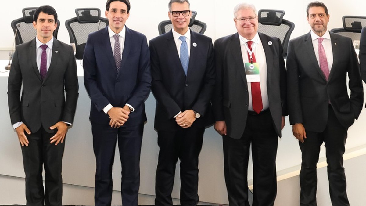 Silvio Costa Filho participates in seminar on global guidelines for ports and waterways