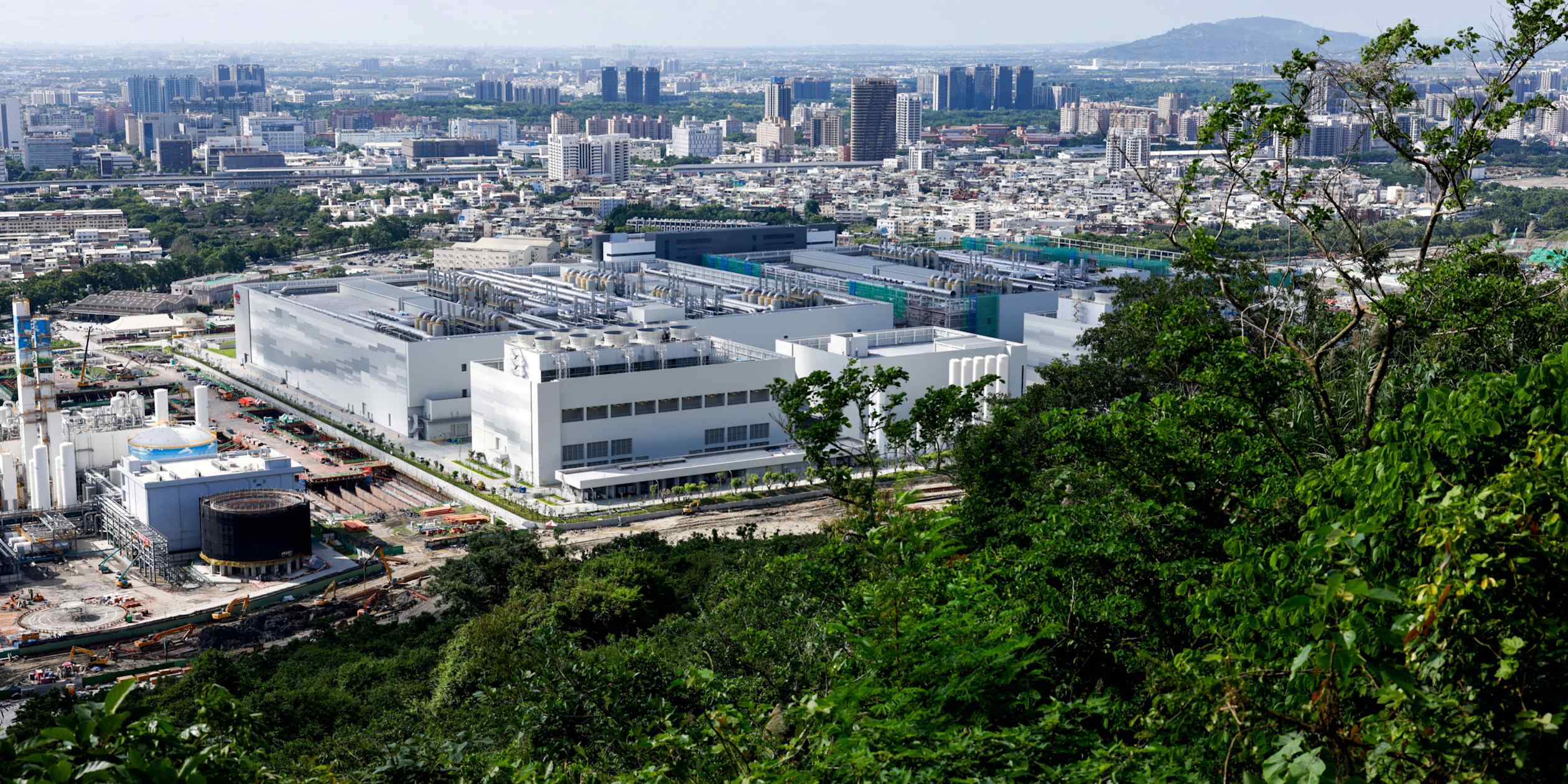 Taiwan's red-hot tech economy leaves young workers, old industries cold