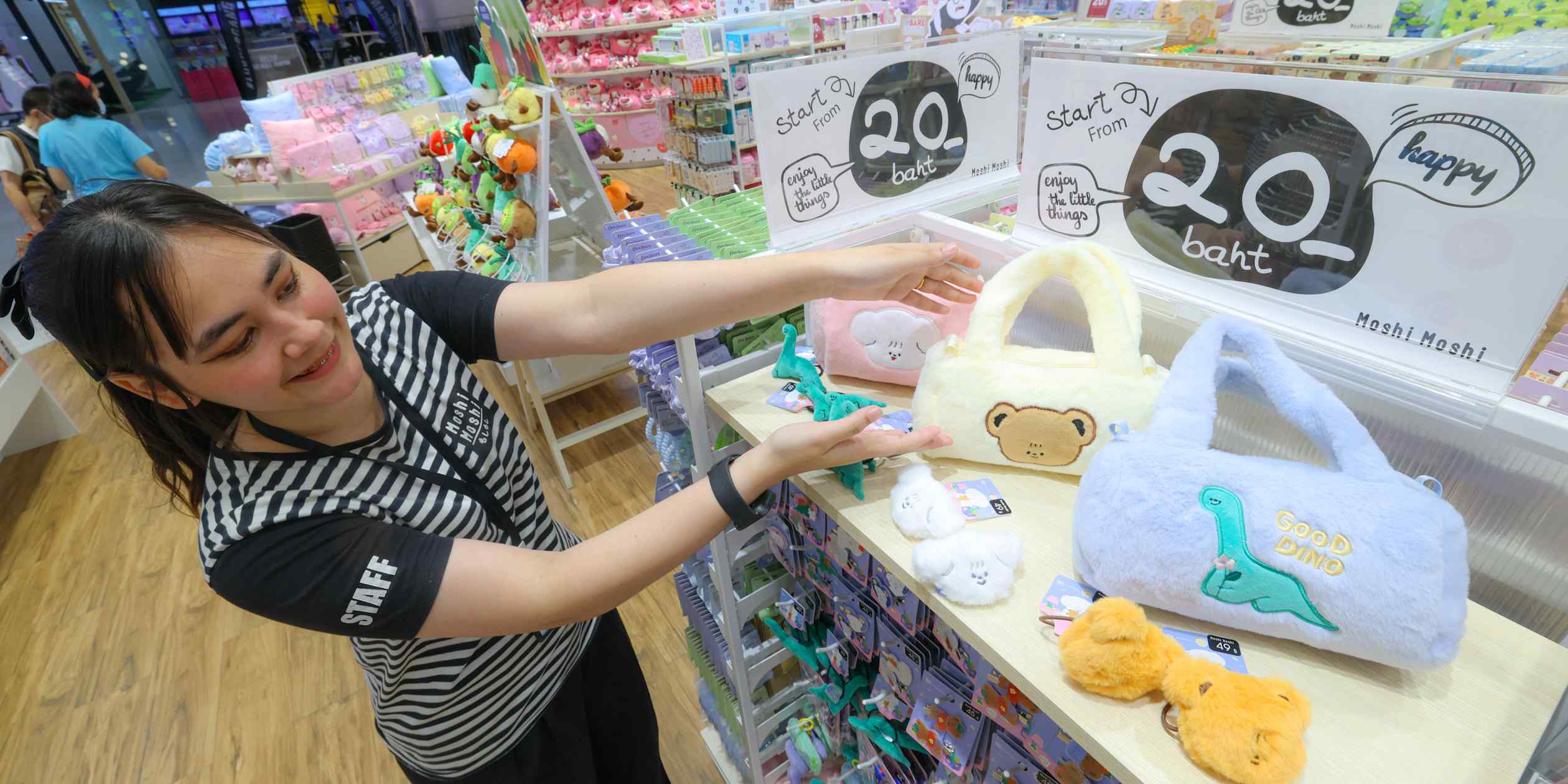 Thai lifestyle retailer wins young shoppers, defying slow economy