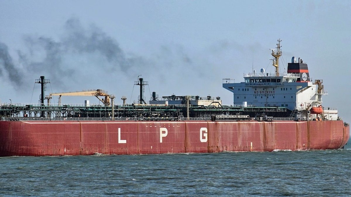 Two Indian LPG ships cross Hormuz.