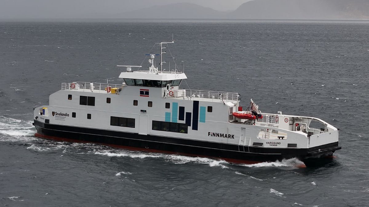 VESSEL REVIEW | Vargsund – Electric Ro-Pax ferry for operation on Norwegian Arctic routes