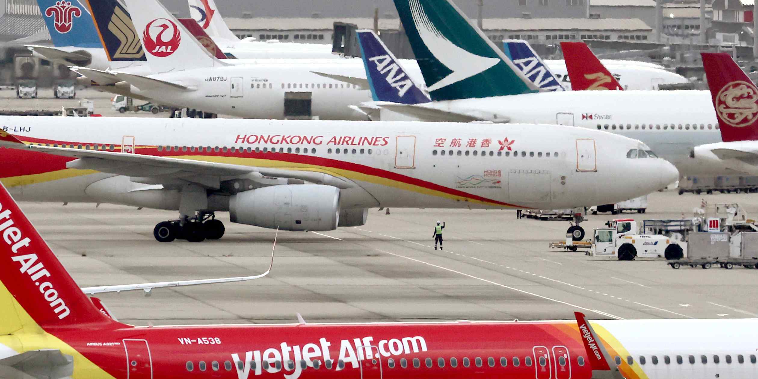 Asia’s airlines cut more flights as fuel prices soar