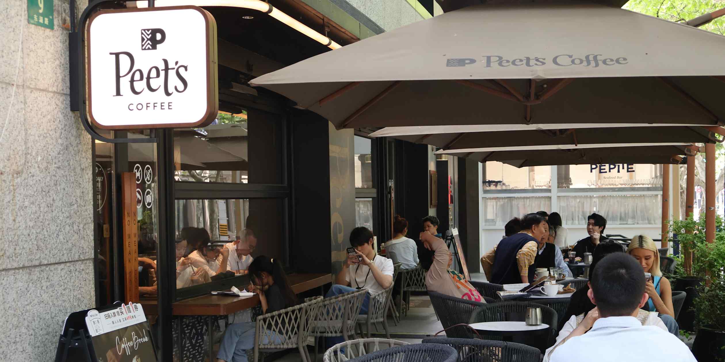 Foreign coffee chains take fresh crack at China via new cities, formats