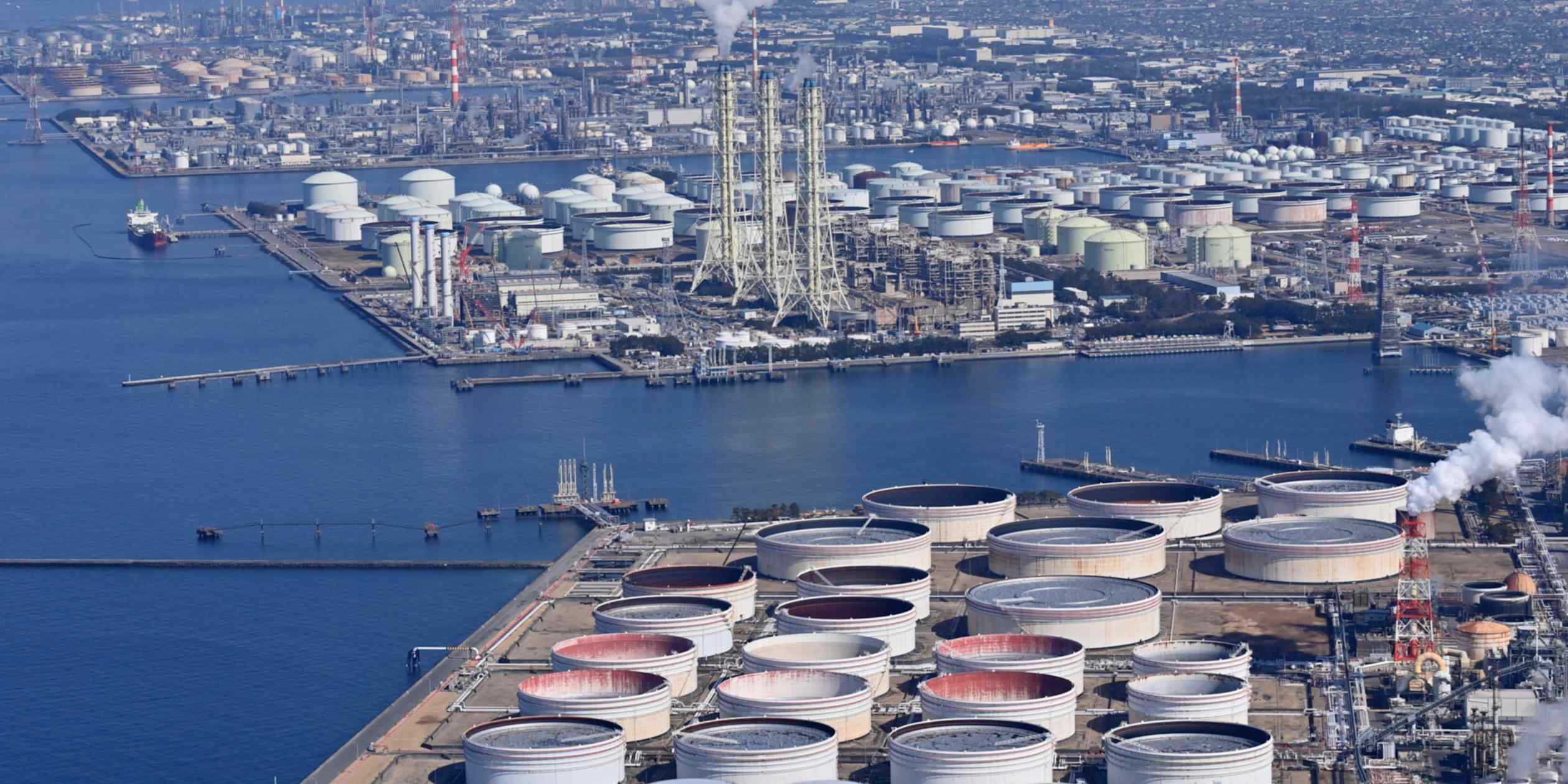 Japan turns to Chinese petrochemicals amid naphtha crunch