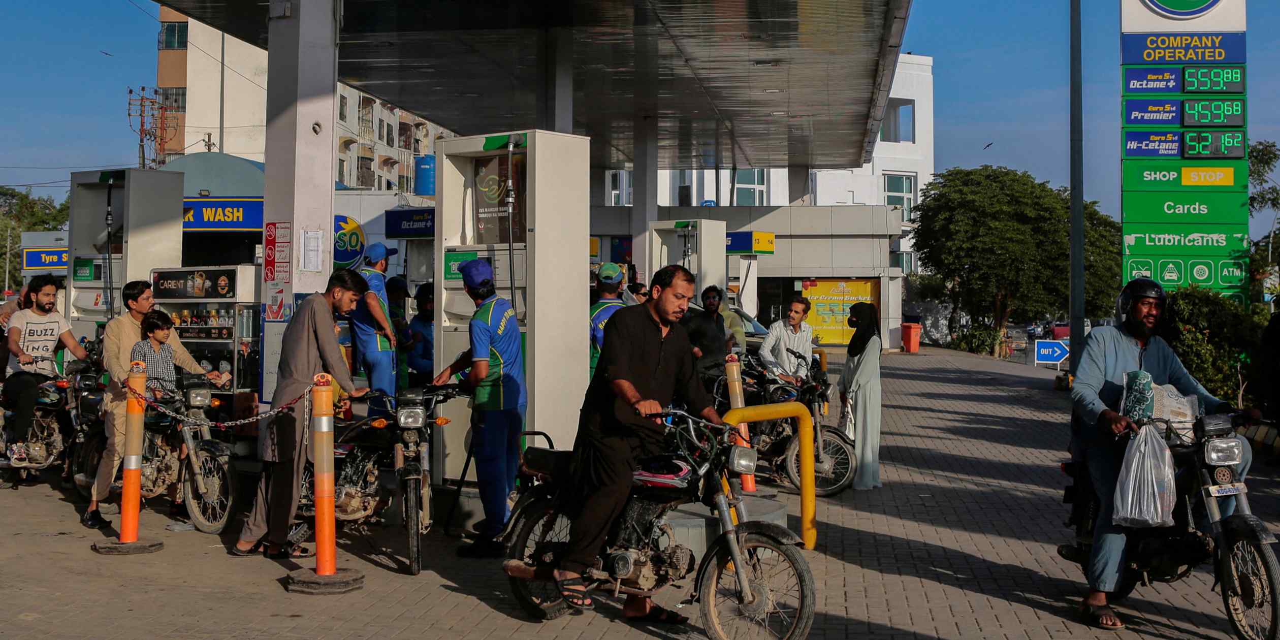 Pakistan drastically hikes fuel prices despite mediator role in Iran war