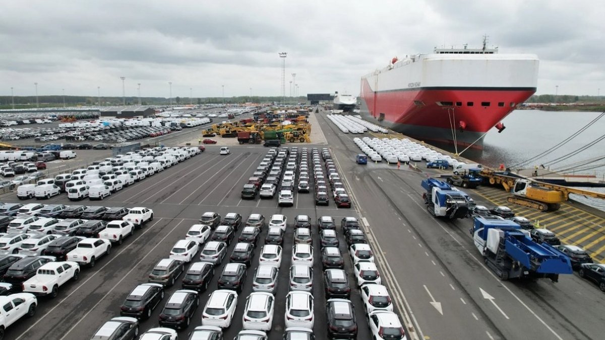 Port of Antwerp-Bruges turnover falls 3.2% in the quarter