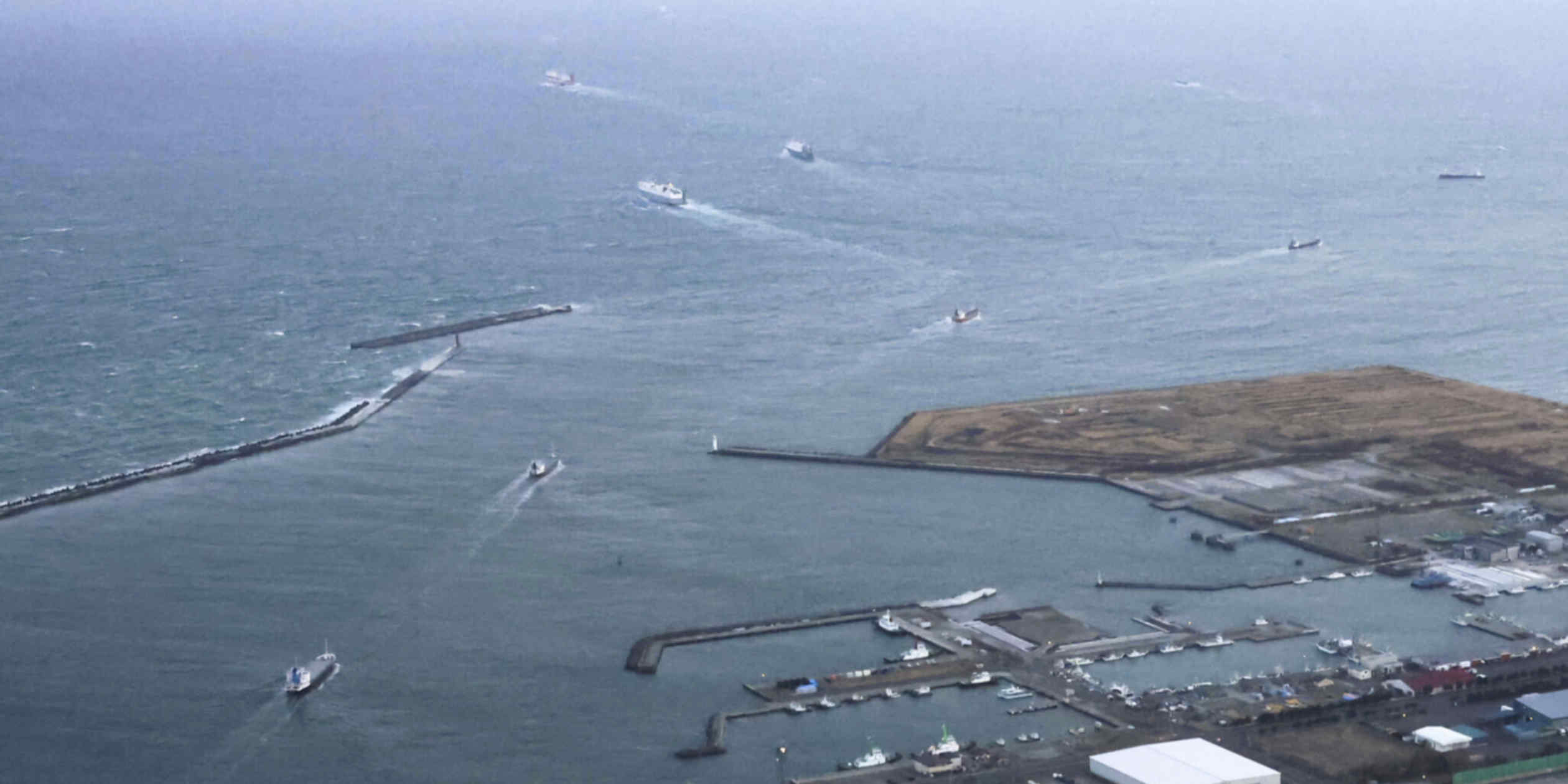 Strong quake hits Japan; northeast residents told to prepare emergency kits