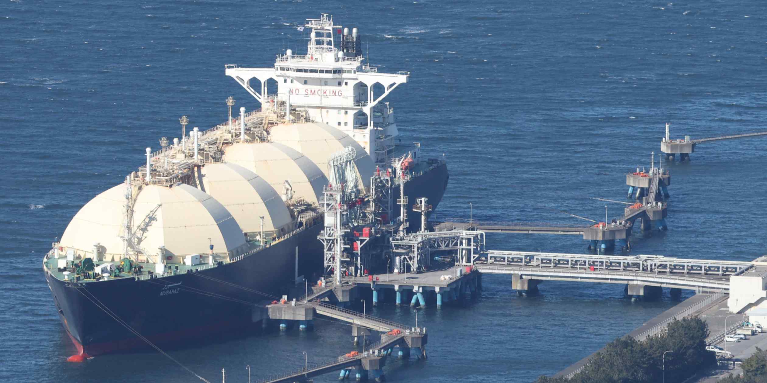 2 LNG tankers cross Hormuz on way to Japan, China, but shortage persists