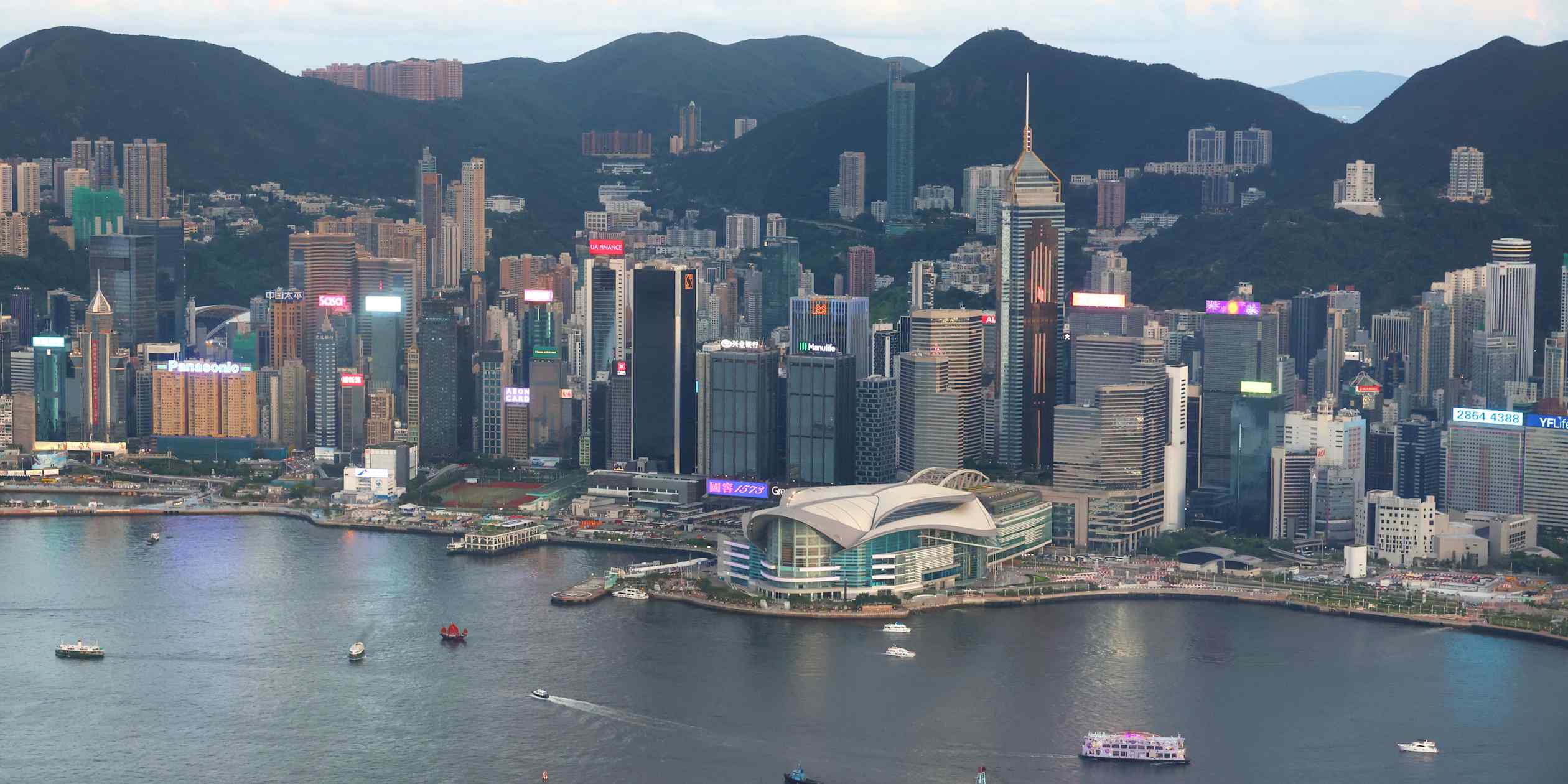 Asian currency debt gains favor as investors cut dollar exposure