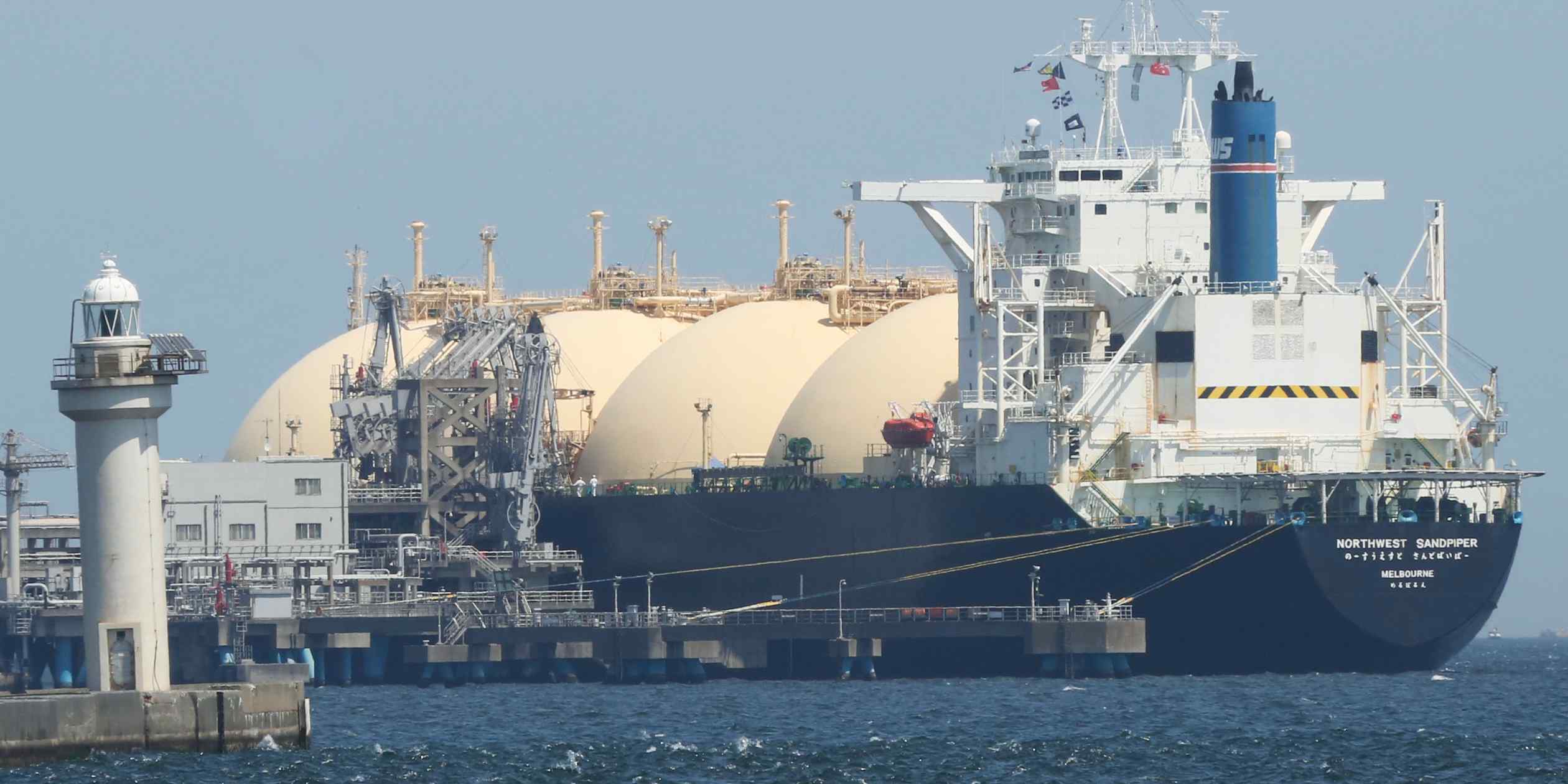 Australia unveils gas reservation system aimed at lowering domestic prices