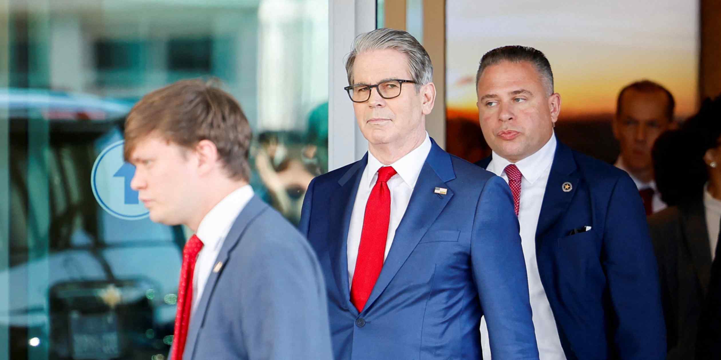 China, US trade chiefs huddle for last-minute talks before Trump visit