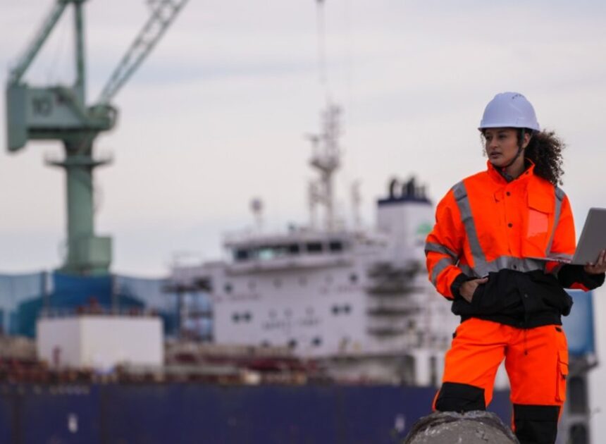 Guarujá offers 350 places for a free port logistics course: Registration ends this Friday