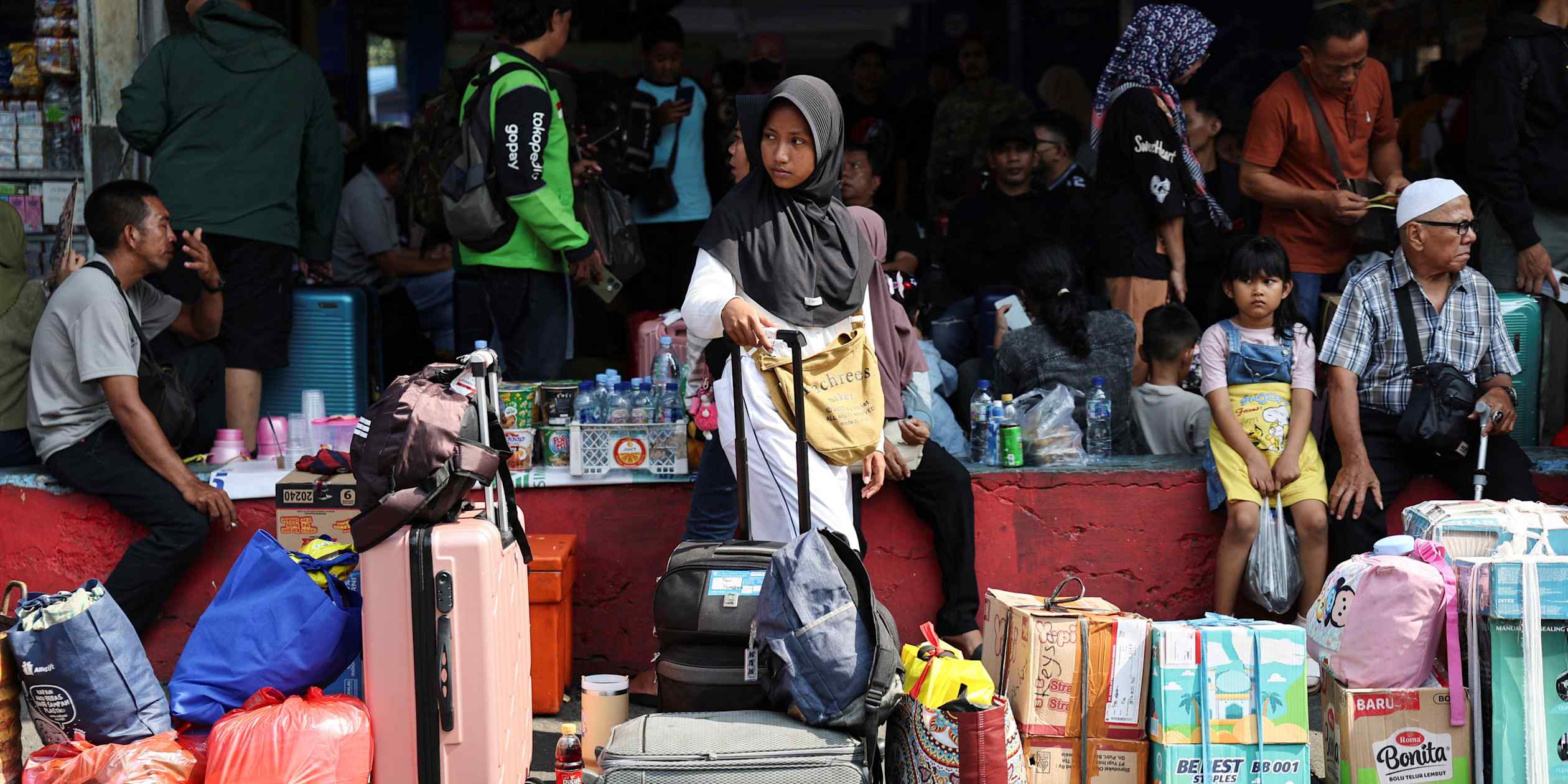 Indonesia’s 5.61% Q1 growth hides weak fundamentals, economists warn