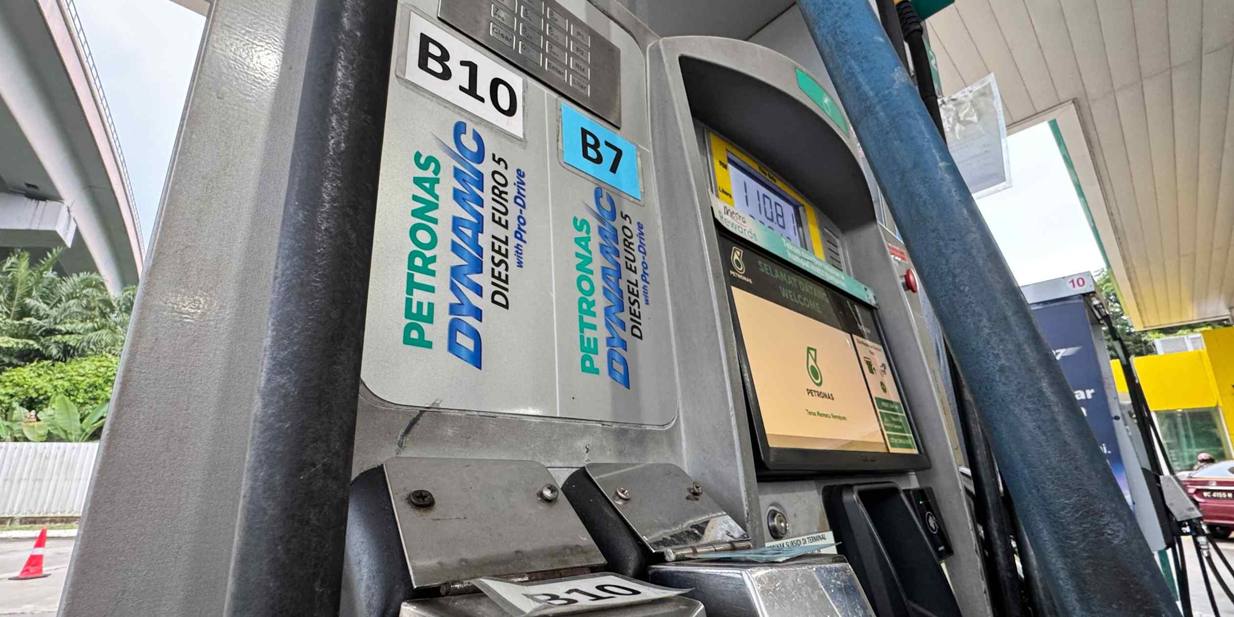 Malaysia increases palm oil in biodiesel mix to tame fuel prices