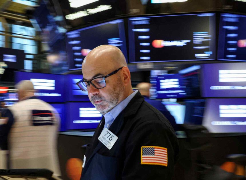 US stocks fall after no major Trump-Xi breakthroughs