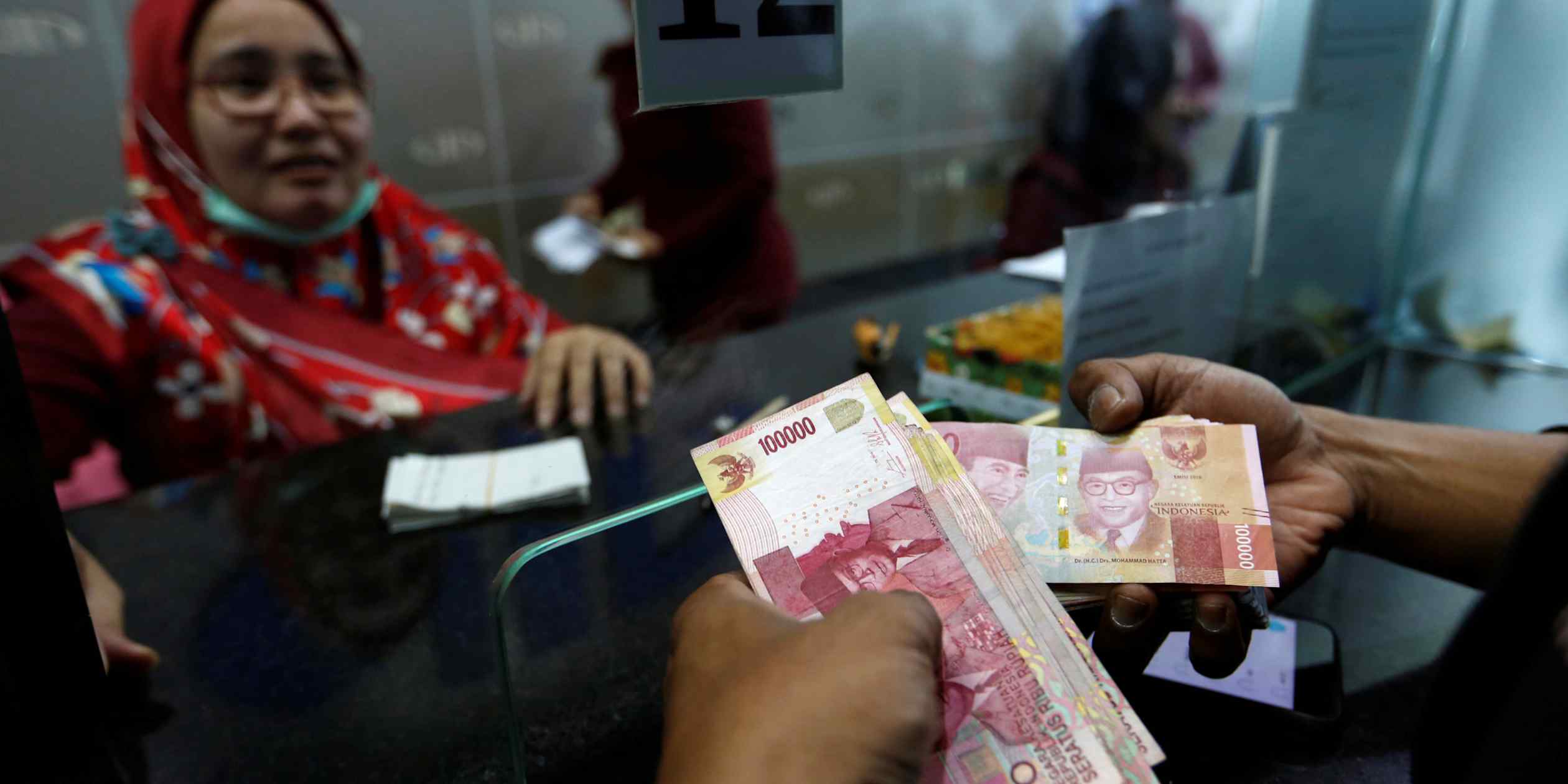 Bank Indonesia raises rates 0.25% at emergency meeting to defend rupiah