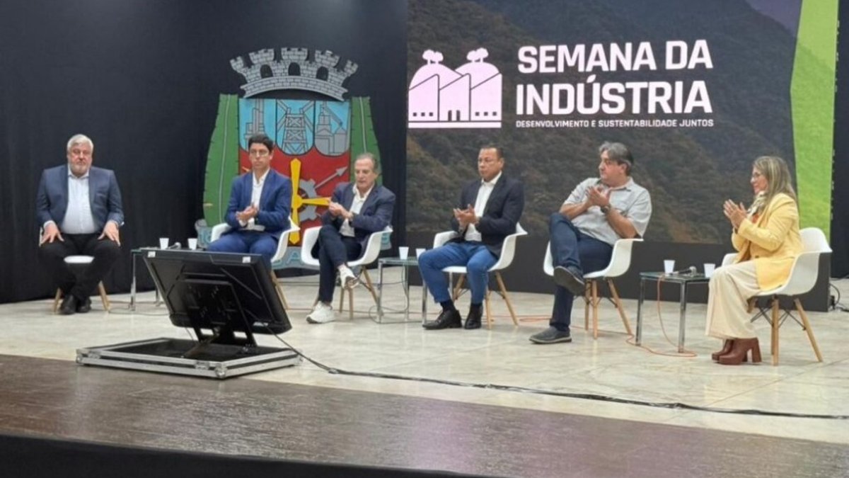 Cubatão leads national debate on reindustrialization during Industry Week