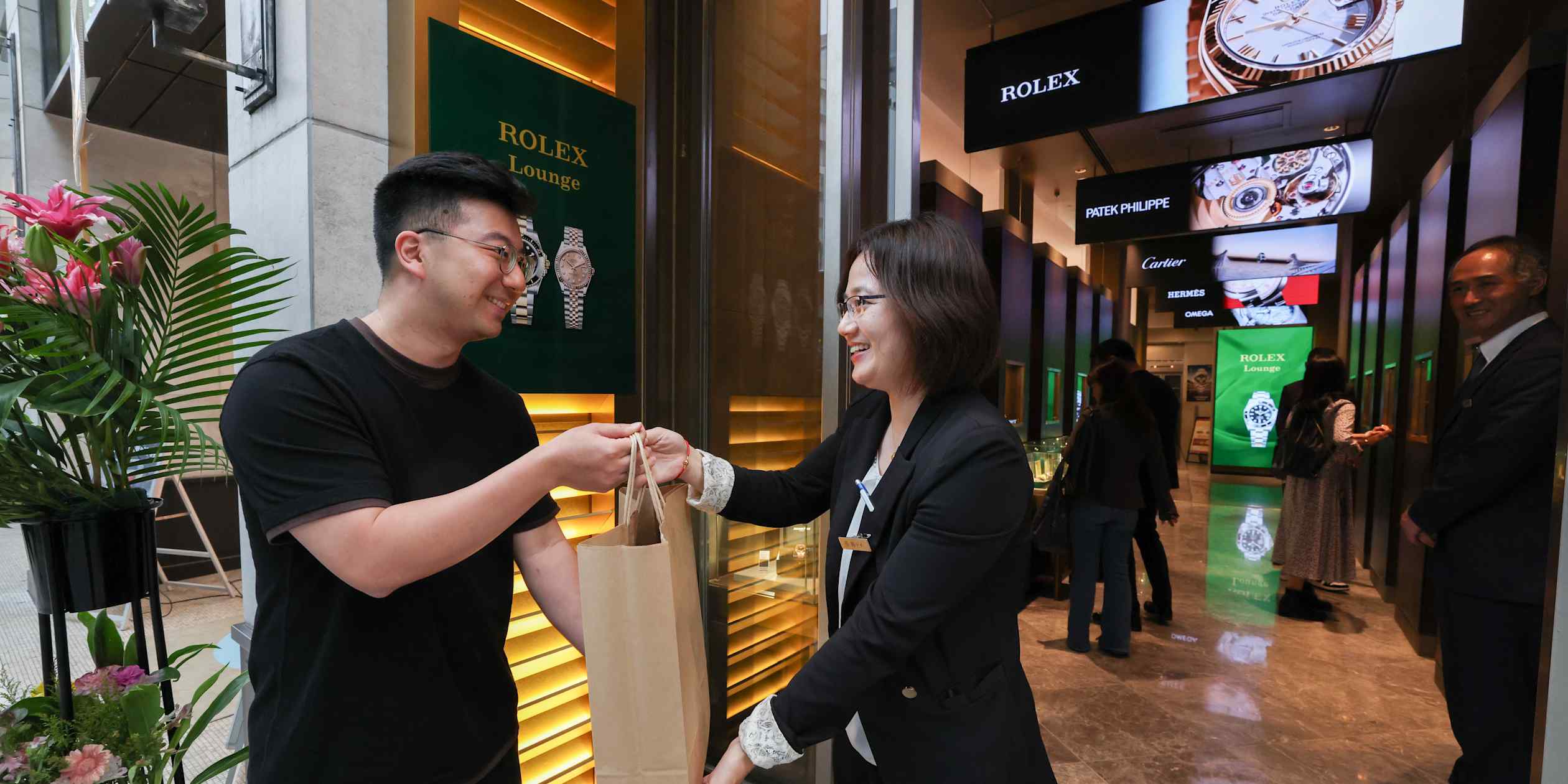From watches to sake, Japanese retailers try new tourist lures