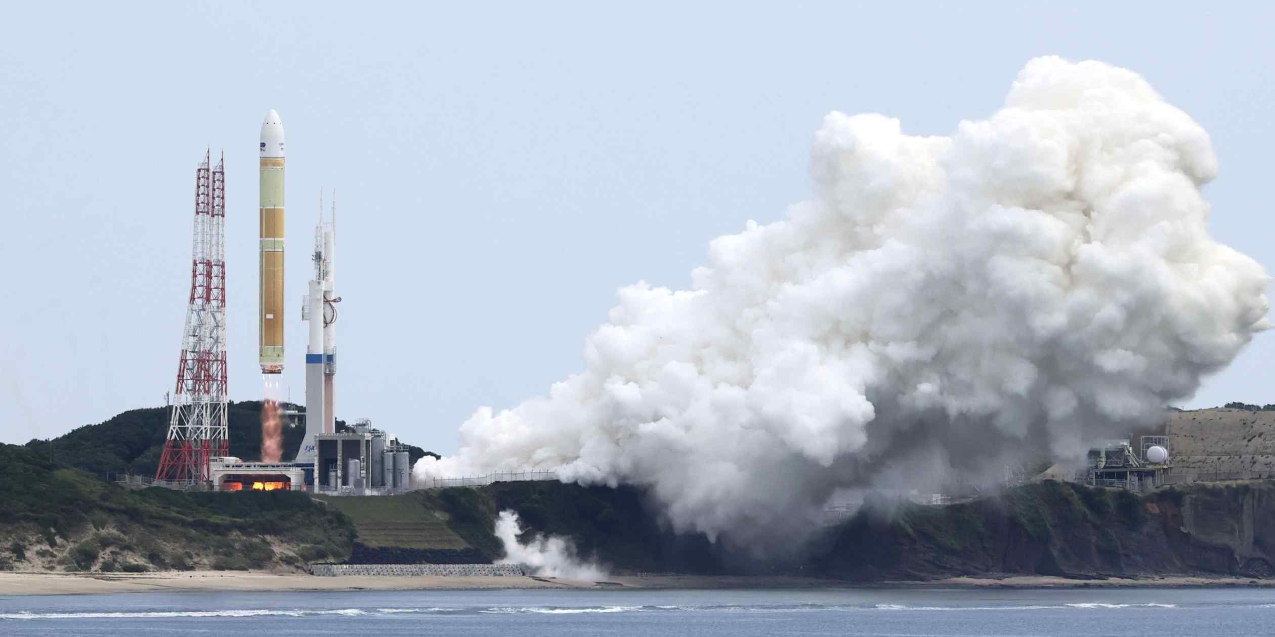 Japan enters low-cost rocket competition against SpaceX with H3 launch