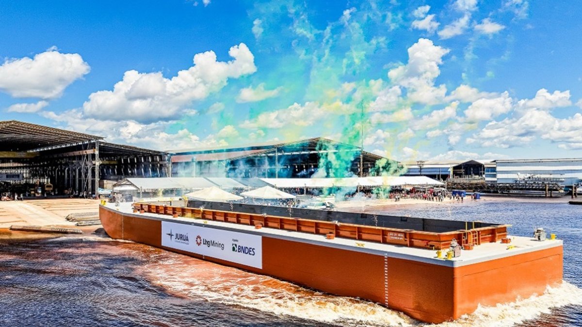 Juruá Shipyard launches barge for Lhg Mining’s ore transport megaproject