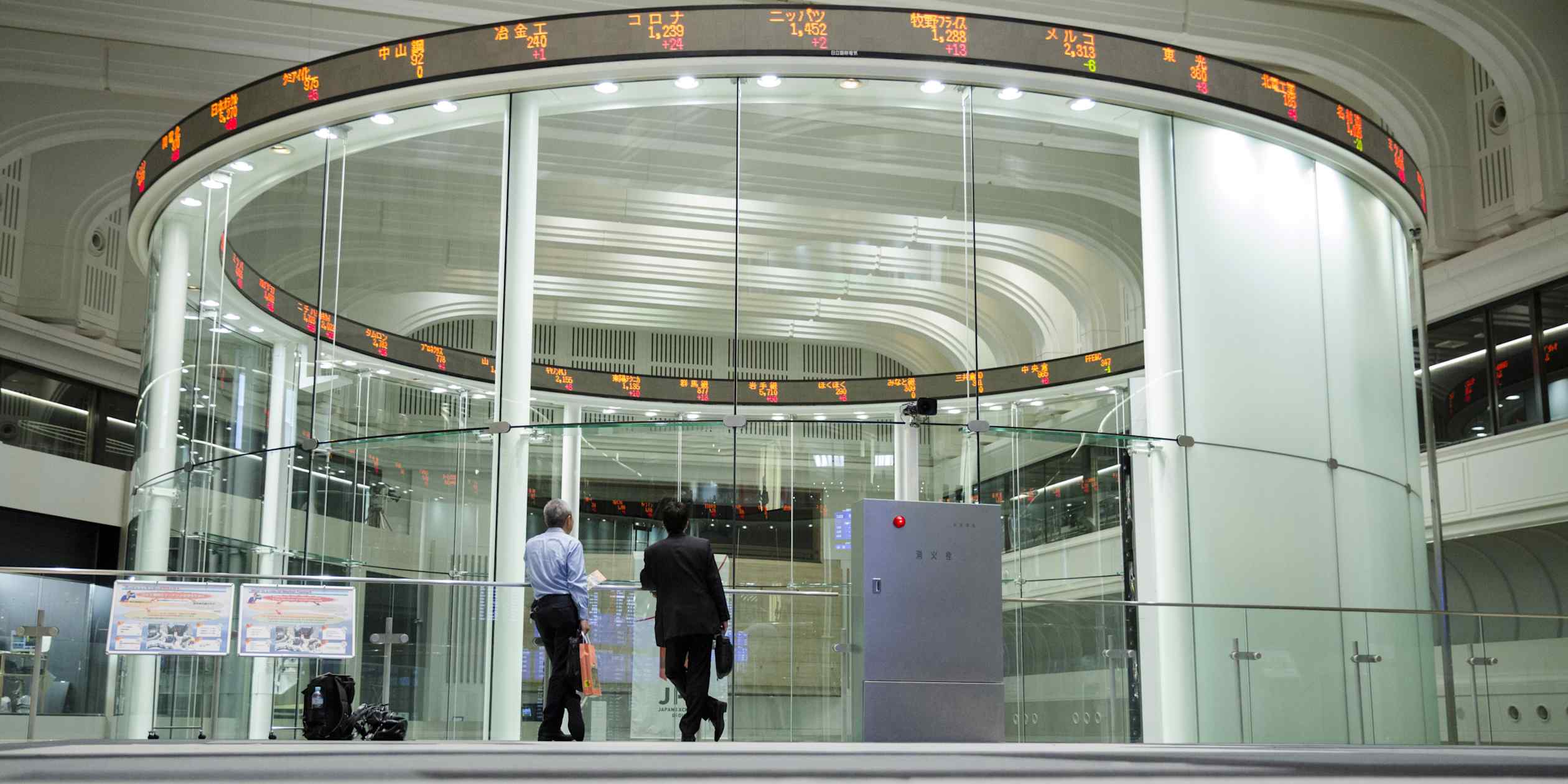 Majority of Tokyo Growth stocks below market cap cutoff as deadline nears