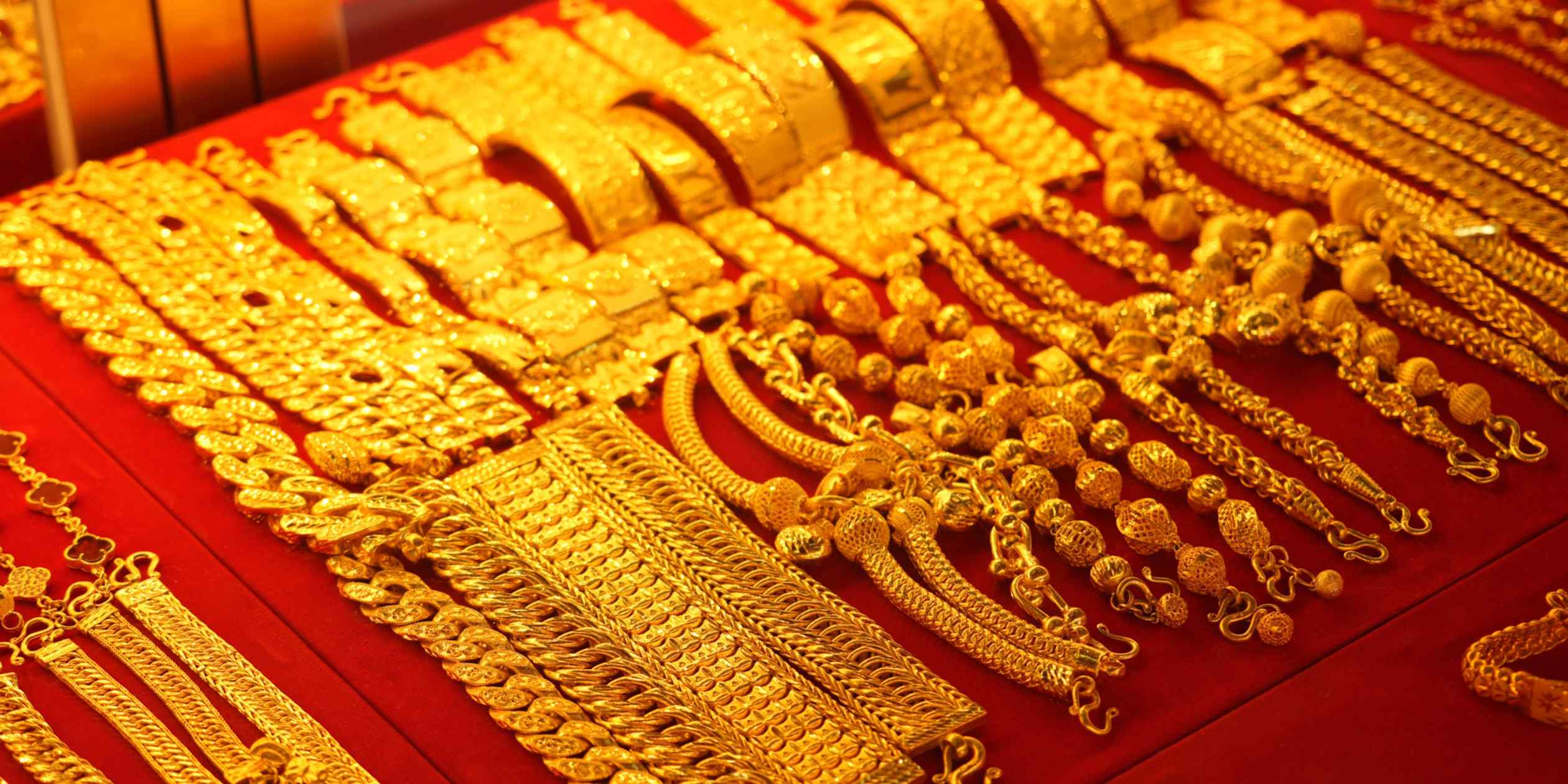 Malaysian gold retailers squeezed on capital to acquire precious metal