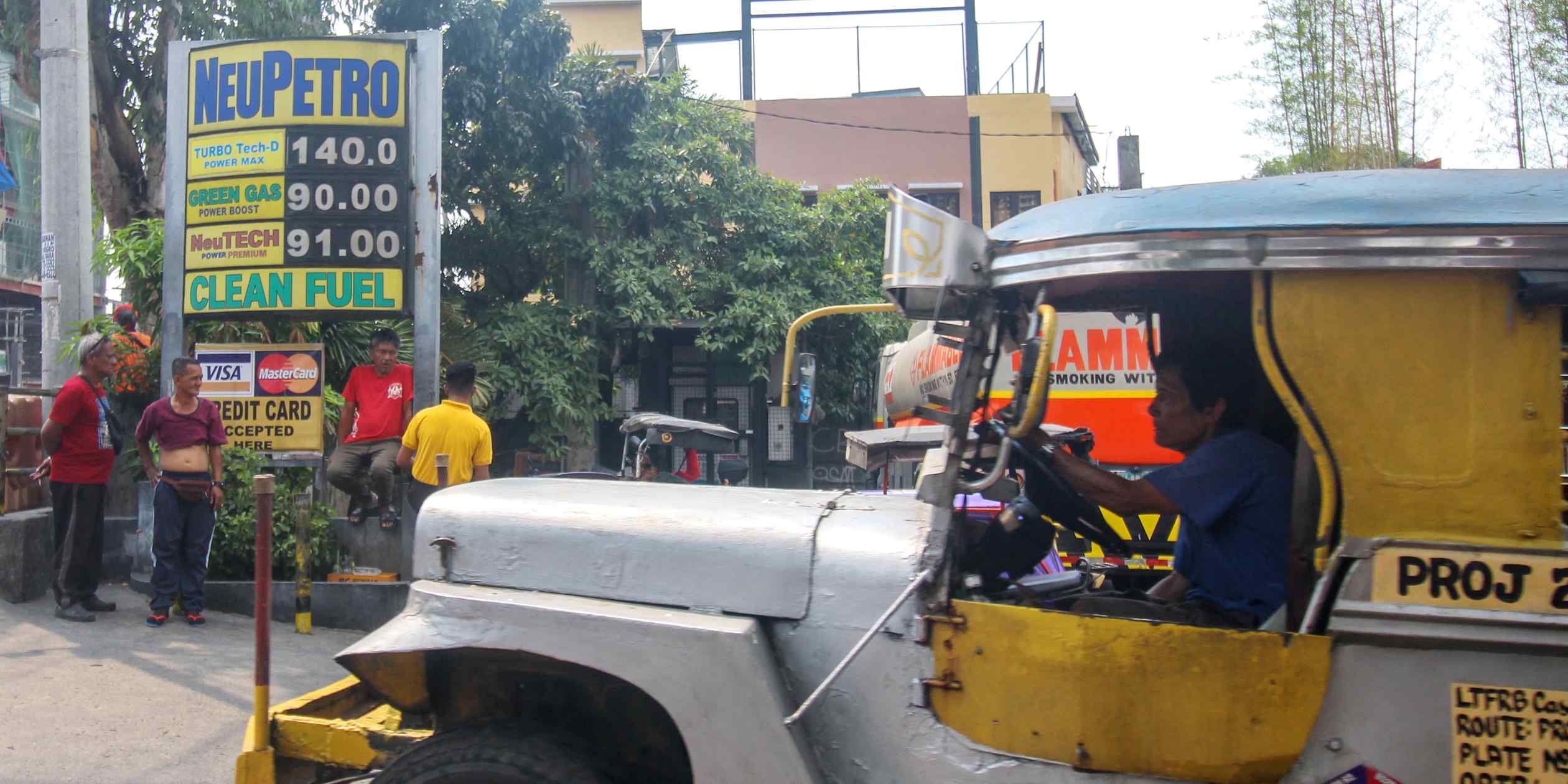 Philippine inflation eases but stays high at 6.8% as rate hike looms