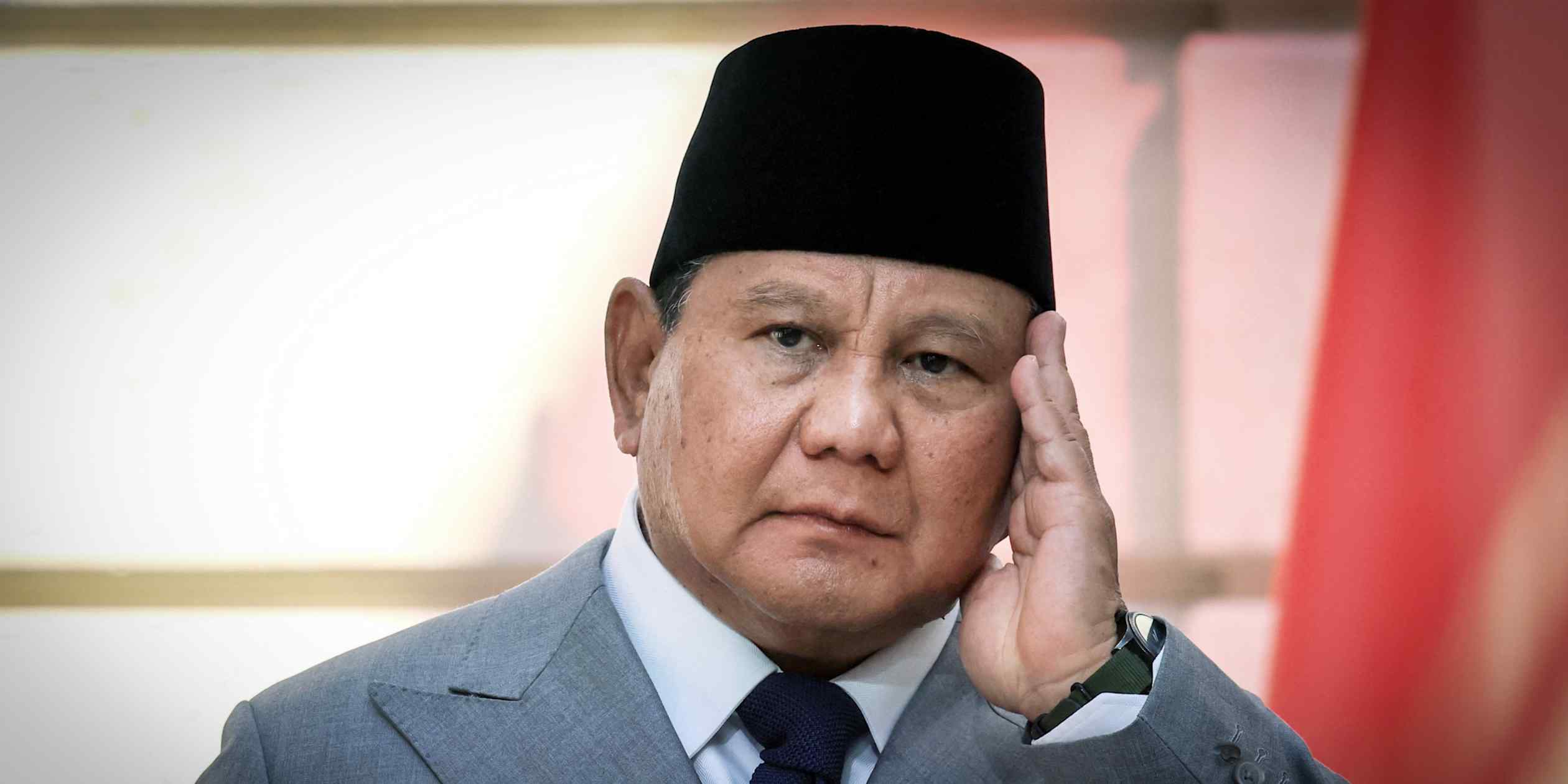 Policy uncertainty spurs sell-off of Indonesian stocks, currency