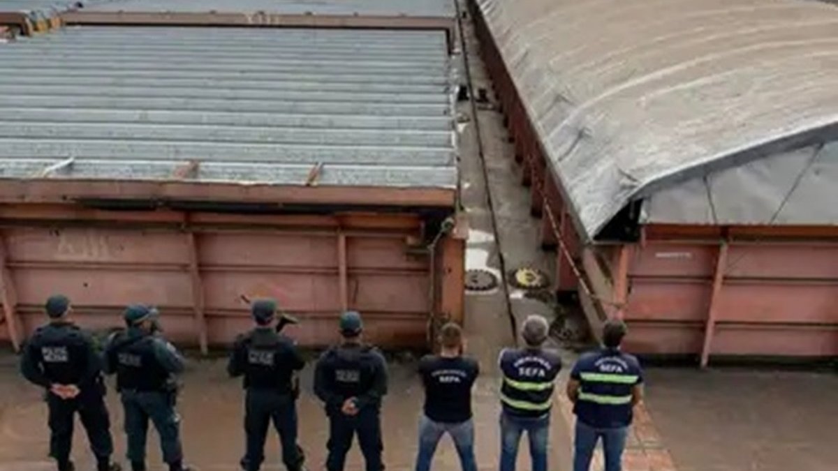 Soybean cargo valued at R$86 million is retained during operation on the Tapajós River