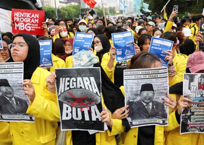 "Indonesia Bankrupt" rallies demand fiscal reform, end to flagship programs