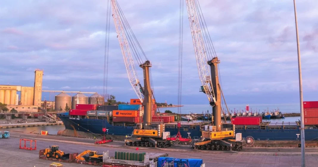 APM Terminals Poti invests in new mobile harbour crane APM Terminals Poti invests in new mobile harbour crane