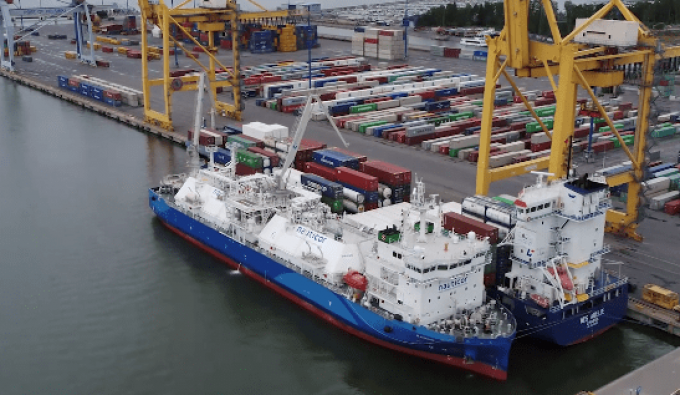 Box ship buying spree is over, says Braemar, lines must be more selective wes amelie unifeeder