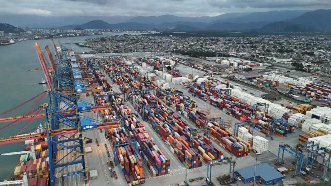 Close to depletion, Santos sees fivefold cost for containers
