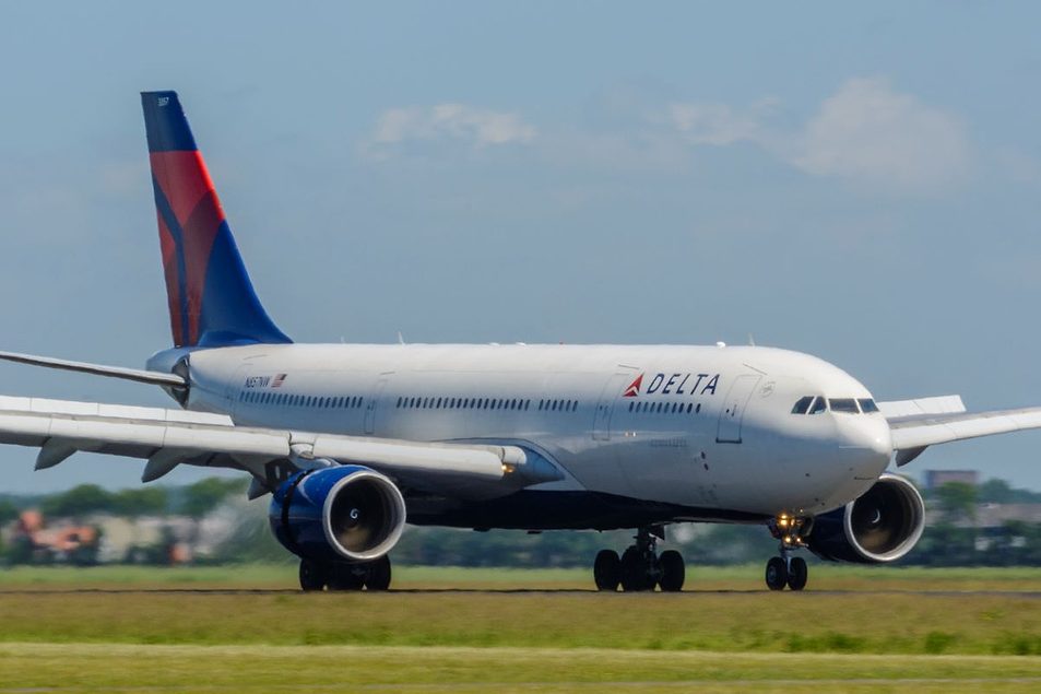 Delta Sees $2B Fuel Hit With CEO Cautious on Outlook Delta Sees $2B Fuel Hit With CEO Cautious on Outlook