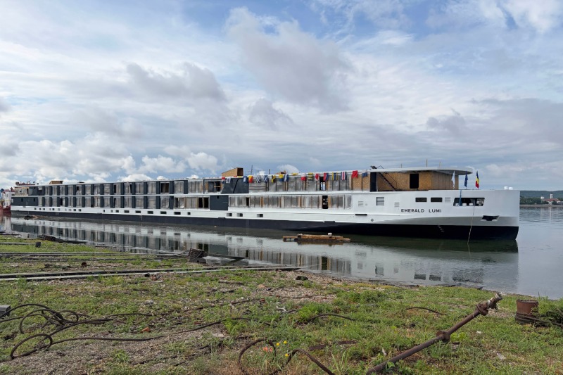 Emerald Lumi Touches Water for the First Time – Cruise Industry News Emerald Lumi