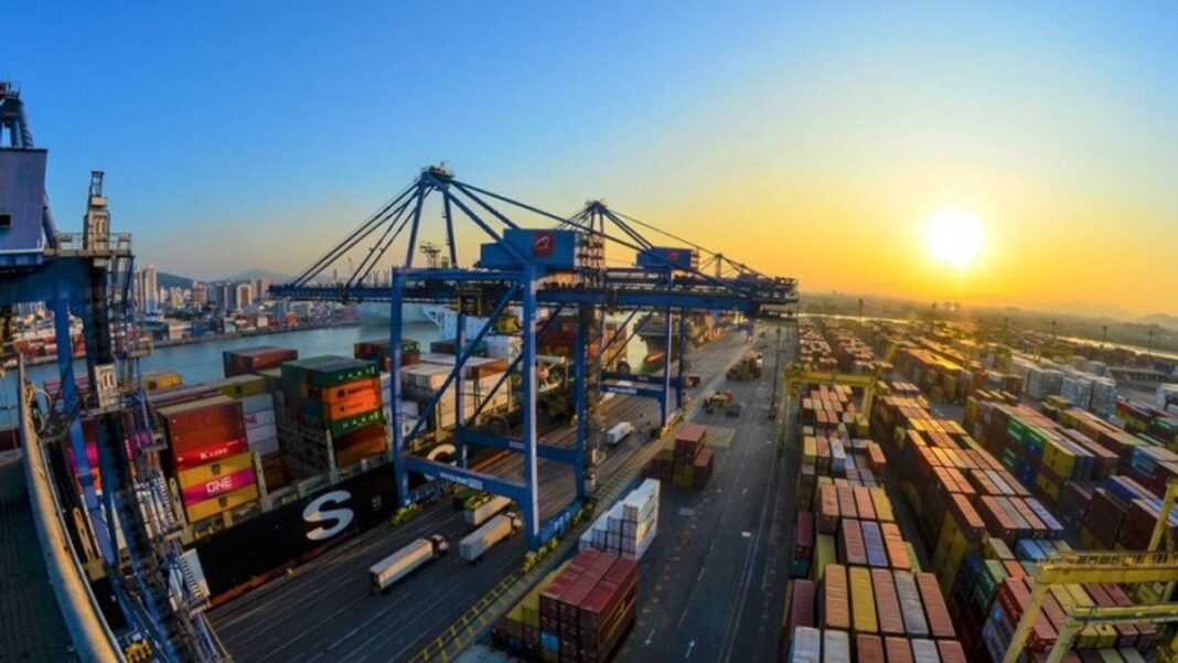 Empresas do Porto de Santos oferecem 24 vagas de emprego