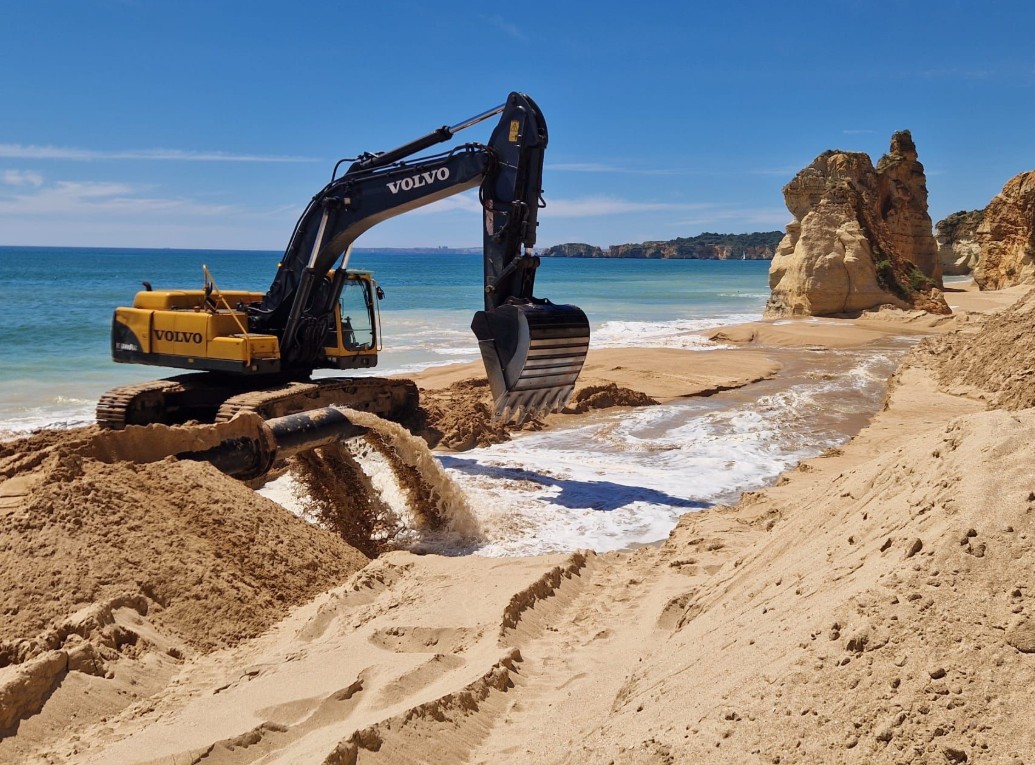 Etermar – Engenharia completes beach nourishment in Portugal Etermar - Engenharia completes beach nourishment in Portugal