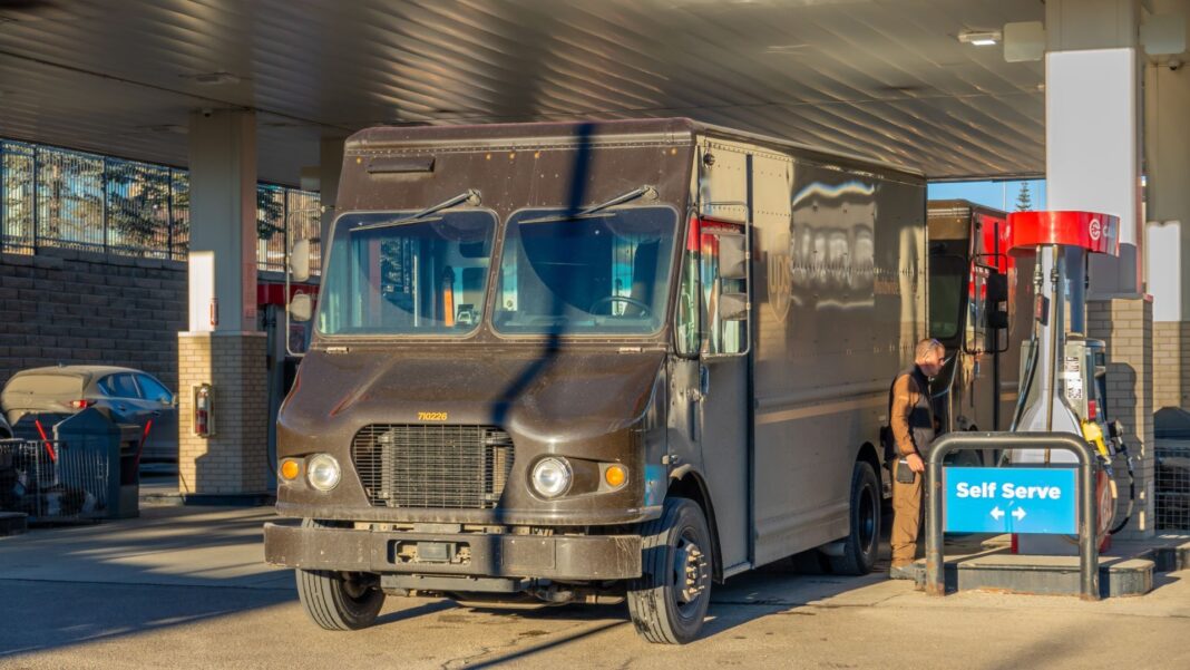 Fuel surcharges push parcel shipping rates near record high
