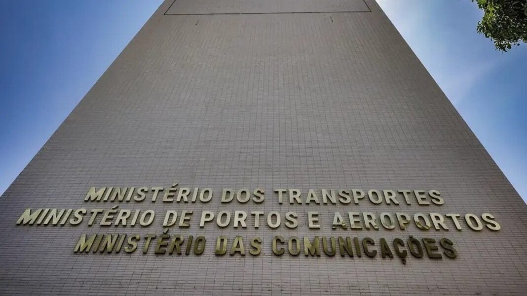 Government creates working group to consolidate position on Tecon Santos 10
