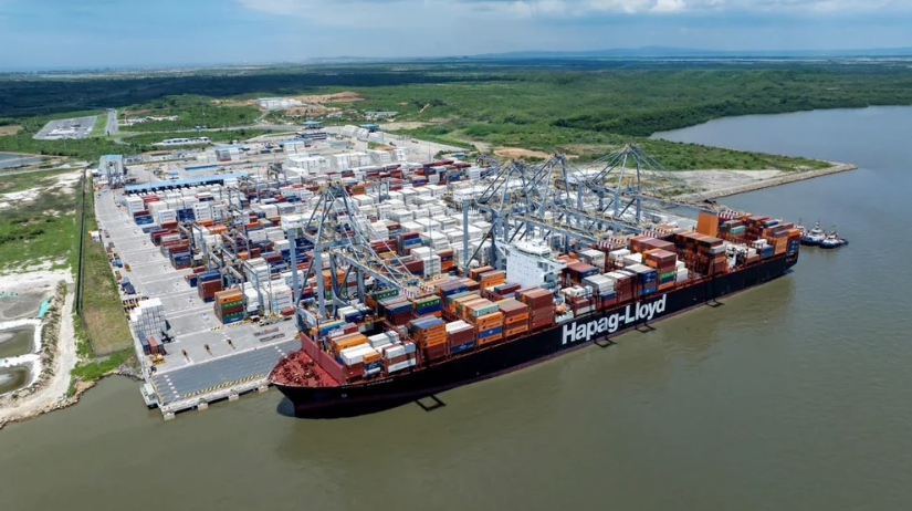 Hapag-Lloyd revises AL4 service rotation across North Atlantic Hapag-Lloyd vessel at DP World Posorja