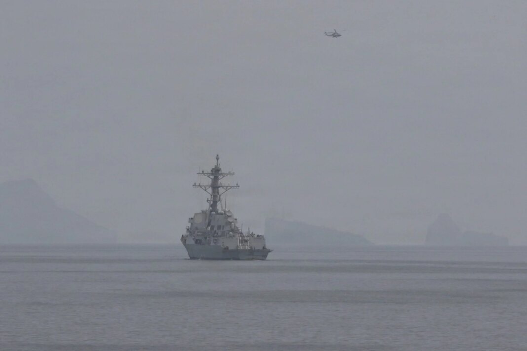 U.S. Central Command (CENTCOM) forces began setting conditions for clearing mines in the Strait of Hormuz, April 11, as two U.S. Navy guided-missile destroyers conducted operations