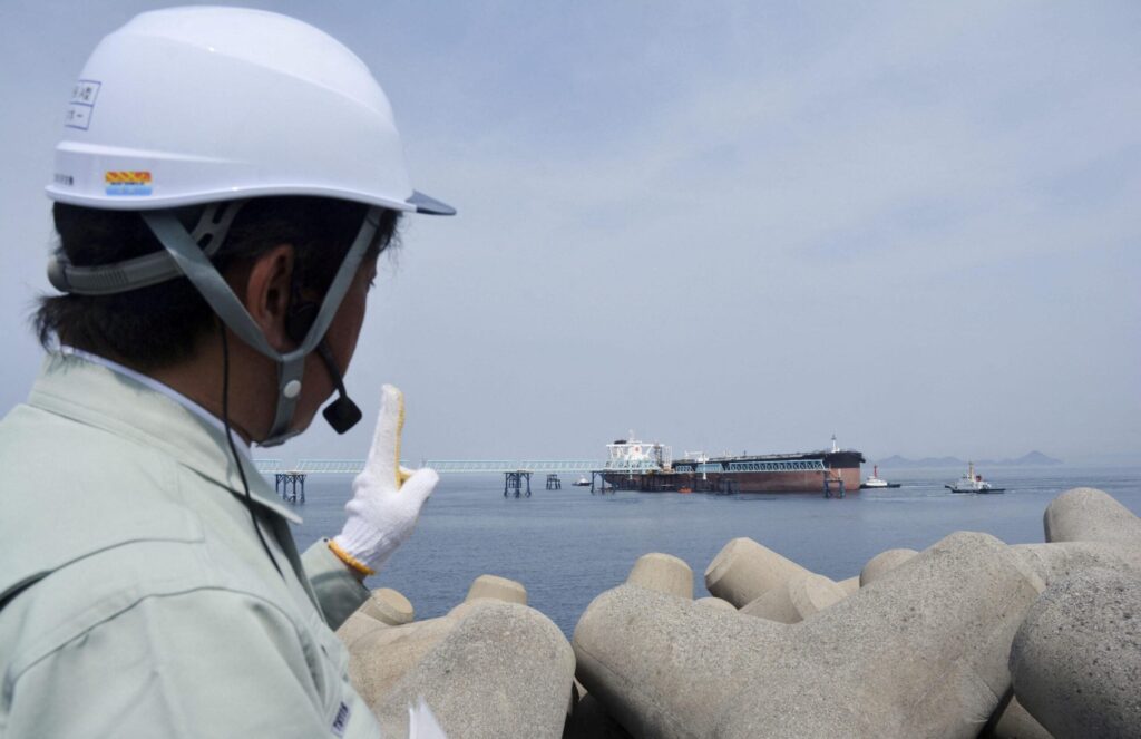 Japan’s Mideast Crude Supply to Rebound in July as Stranded Vessels Exit Hormuz