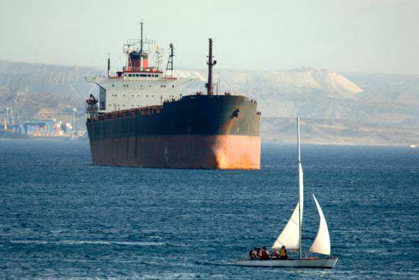 Maersk, Hapag-Lloyd Resume One Suez Canal Service Maersk, Hapag-Lloyd Resume One Suez Canal Service