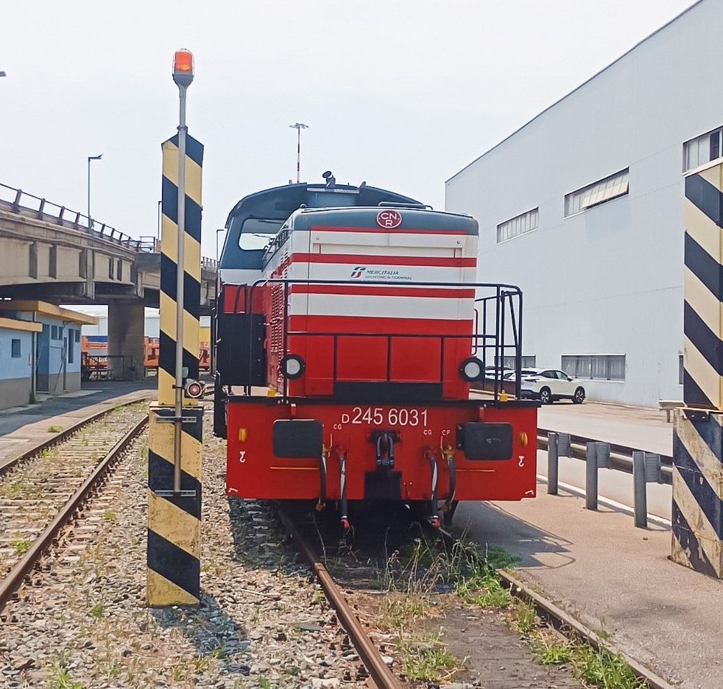 Mercitalia keeps concession for shunting operations at Genoa ports A Mercitalia Shunting & Terminals locomotive. Image: LinkedIn © FS Logistix